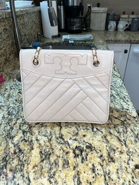 LN Authentic Tory Burch Alexa Convertible Quilted Leather Flap HB/Crossbody
